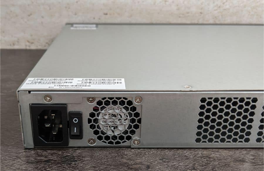 QNAP QGD 1600P Photos 14 QNAP QGD-1600P Review