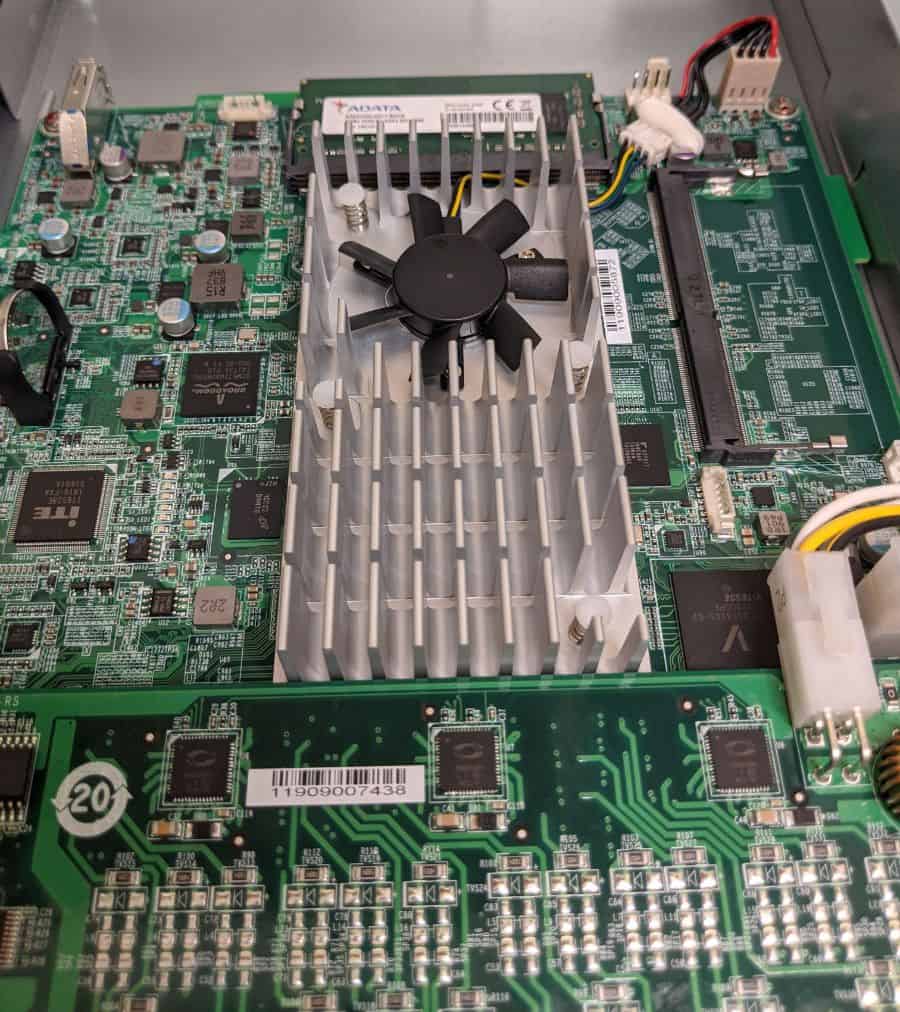 QNAP QGD 1600P Photos 24 QNAP QGD-1600P Review