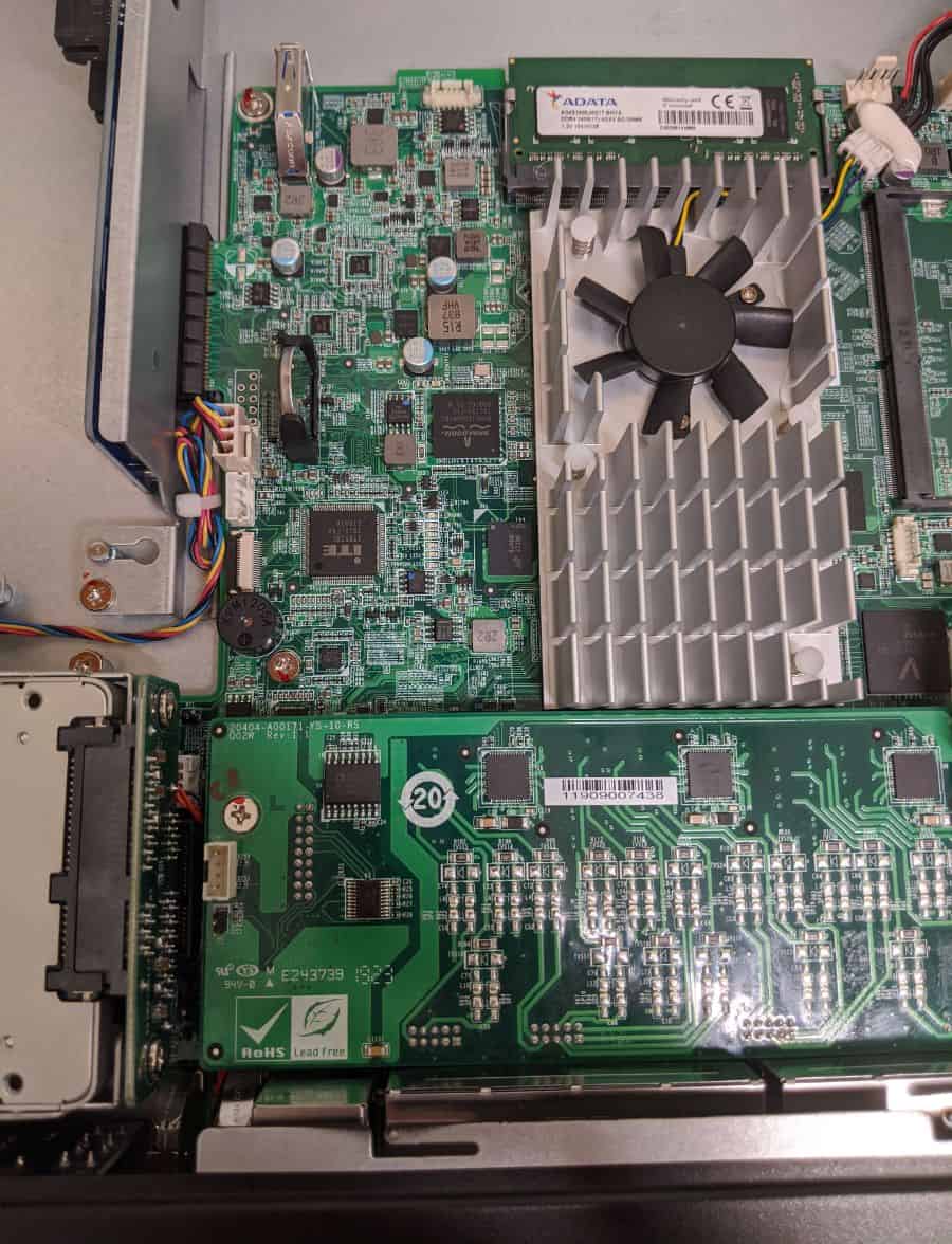 QNAP QGD 1600P Photos 25 QNAP QGD-1600P Review