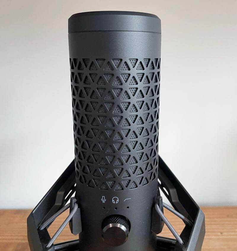 ASUS ROG Carnyx Review - Premium Audio for Streamers and Content Creators 5 asus rog carnyx review4 ASUS ROG Carnyx Review - Premium Audio for Streamers and Content Creators