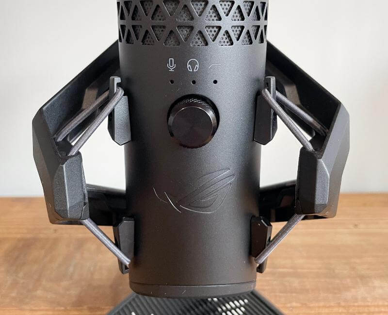 ASUS ROG Carnyx Review - Premium Audio for Streamers and Content Creators 4 asus rog carnyx review5 ASUS ROG Carnyx Review - Premium Audio for Streamers and Content Creators