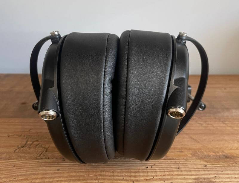 Audeze LCD-GX Review - An Audiophile Gaming Headset For Gamers That Want The Best Audio Quality 7 audeze lcd gx review6 Audeze LCD-GX Review - An Audiophile Gaming Headset For Gamers That Want The Best Audio Quality