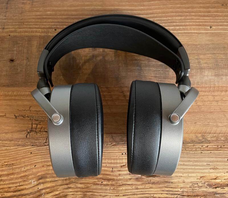 Audeze MM-100 Review - Affordable Headphones That Offer Premium Performance and Sound Quality 3 audeze mm100 review1 Audeze MM-100 Review - Affordable Headphones That Offer Premium Performance and Sound Quality