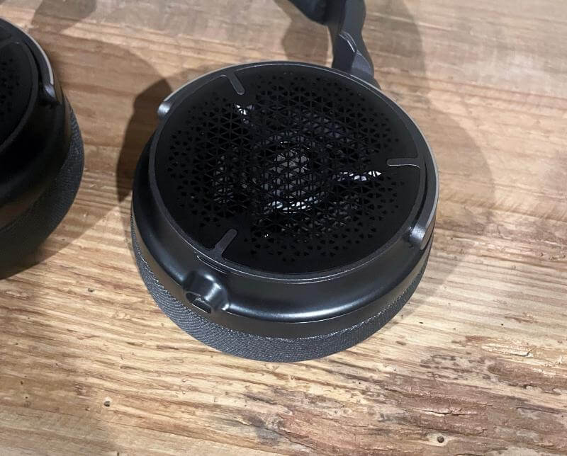 Corsair Virtuoso Pro Review - Elevate Your Gaming with Premium Sound Quality 7 corsair virtuoso pro review11 Corsair Virtuoso Pro Review - Elevate Your Gaming with Premium Sound Quality