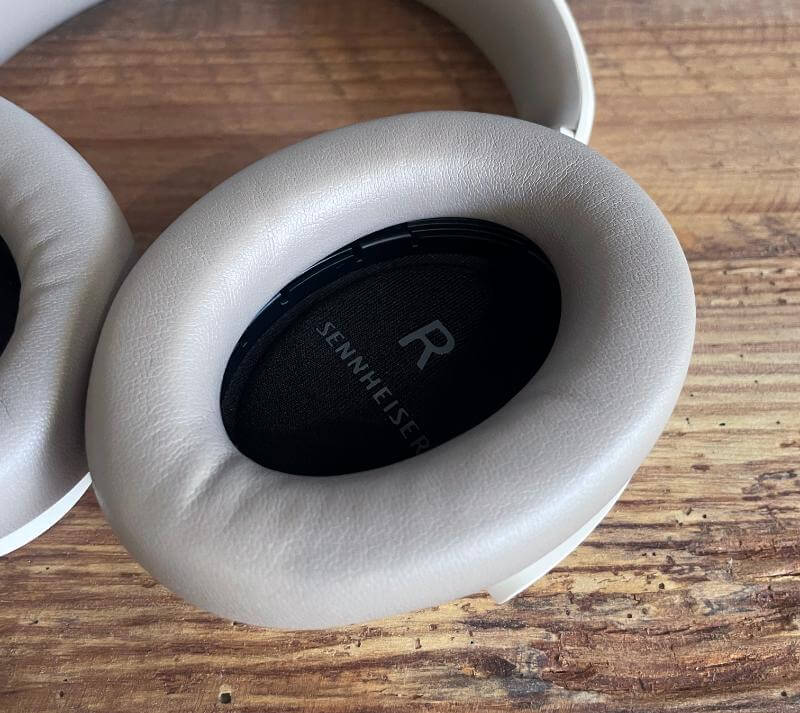 Sennheiser Accentum Plus Wireless Review 11 sennheiser accentum plus wireless review10 Sennheiser Accentum Plus Wireless Review