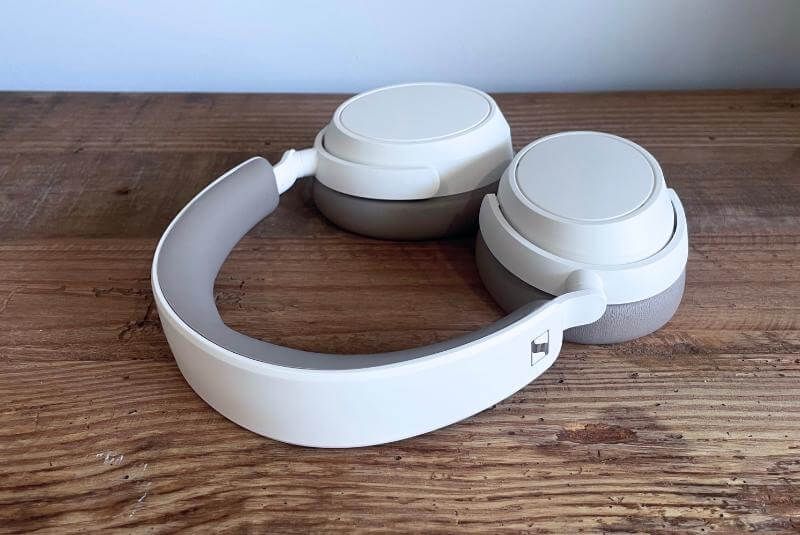 Sennheiser Accentum Plus Wireless Review 9 sennheiser accentum plus wireless review8 Sennheiser Accentum Plus Wireless Review