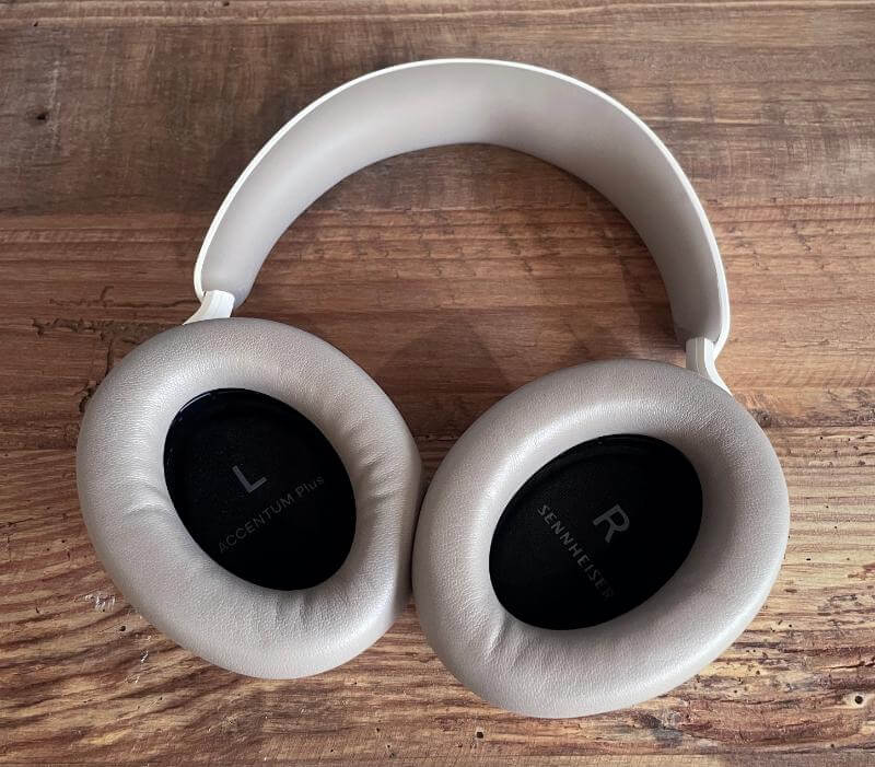 Sennheiser Accentum Plus Wireless Review 10 sennheiser accentum plus wireless review9 Sennheiser Accentum Plus Wireless Review