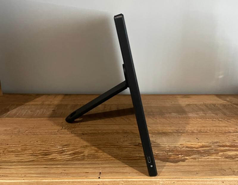 ASUS ZenScreen MB166CR Review - Lightweight and Portable Monitor 8 asus mb166cr review7 ASUS ZenScreen MB166CR Review - Lightweight and Portable Monitor