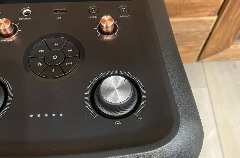 Klipsch Gig XXL Party Speaker Review - Improve Your Parties With Room Filling Music 6 klipsch giga xxl review5 Klipsch Gig XXL Party Speaker Review - Improve Your Parties With Room Filling Music