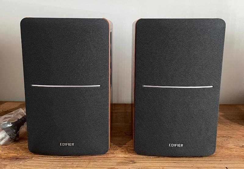Edifier R1280DBs Review - Audiophile Quality Speakers at a Budget Price 2 edifier speakers review1 Edifier R1280DBs Review - Audiophile Quality Speakers at a Budget Price