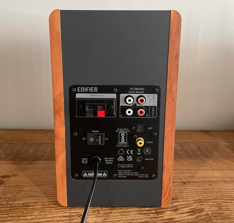Edifier R1280DBs Review - Audiophile Quality Speakers at a Budget Price 7 edifier speakers review6 Edifier R1280DBs Review - Audiophile Quality Speakers at a Budget Price