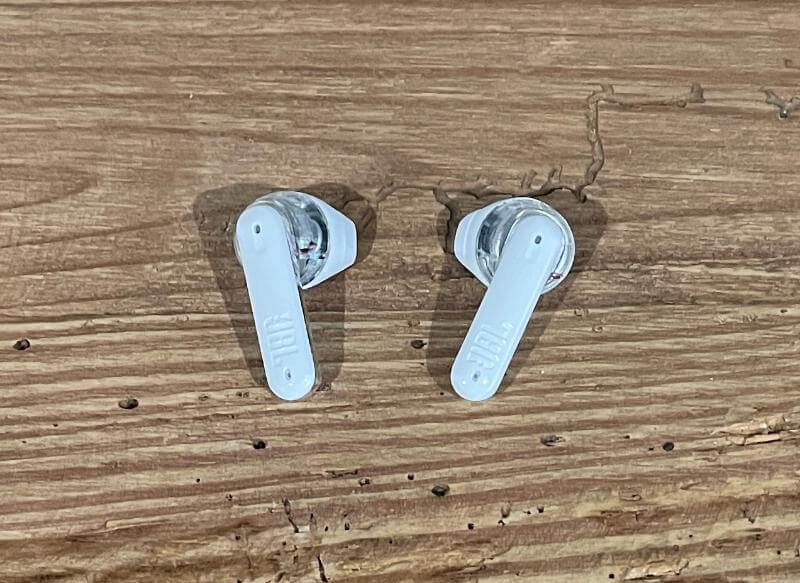 JBL Tune Flex Ghost Edition Review - A True AirPods Alternative 8 jbl tune flex ghost review6 JBL Tune Flex Ghost Edition Review - A True AirPods Alternative