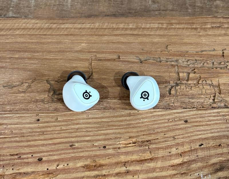 SteelSeries Arctis Gamebuds Review: The Ultimate All-in-One Earbuds for Gaming and Daily Use 9 SteelSeries Arctis Gamebuds Review4 SteelSeries Arctis Gamebuds Review: The Ultimate All-in-One Earbuds for Gaming and Daily Use