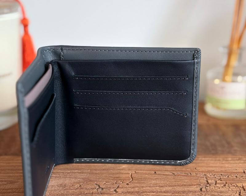 Bellroy Hide & Seek Wallet Review: A Perfect Blend of Style and Functionality 7 bellroy hide seek wallet review6 Bellroy Hide & Seek Wallet Review: A Perfect Blend of Style and Functionality