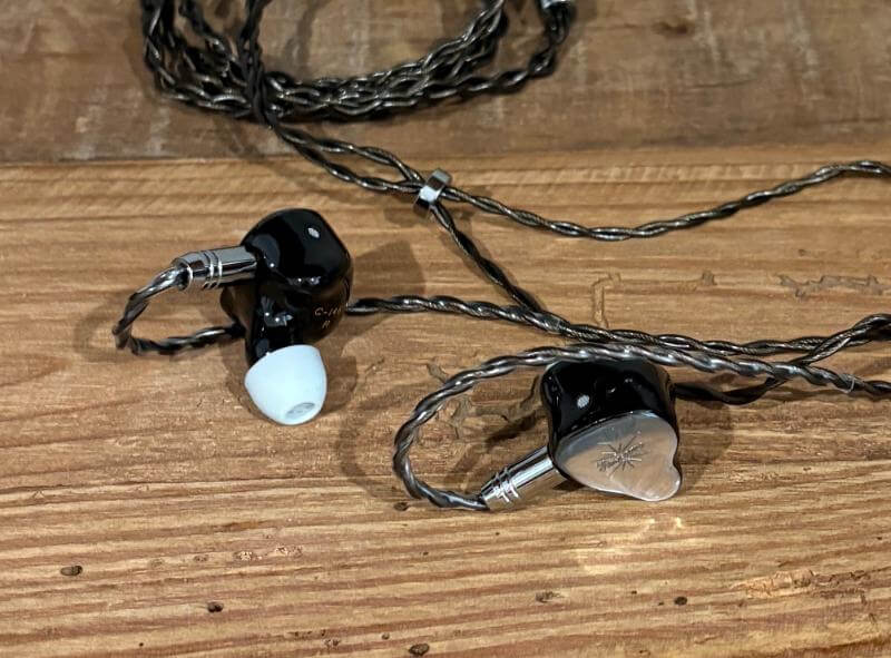 Kiwi Ears KE4 Review: High-Fidelity Sound and Precision Engineering 8 kiwi headphones oct review7 Kiwi Ears KE4 Review: High-Fidelity Sound and Precision Engineering