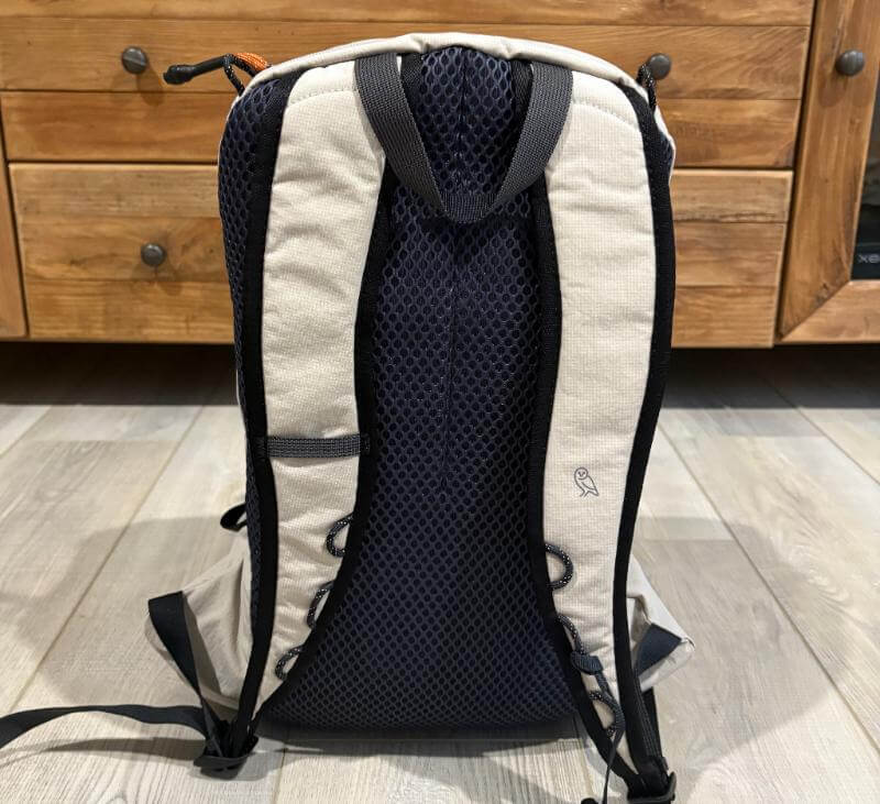 Bellroy Lite Daypack Review: The Ultimate Lightweight Backpack for Everyday Adventures 9 bellroy daylight review16 Bellroy Lite Daypack Review: The Ultimate Lightweight Backpack for Everyday Adventures