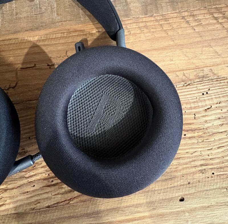 Corsair Virtuoso Max Review: A Premium Headset Redefining Gaming Audio 9 corsair virtuoso max review8 Corsair Virtuoso Max Review: A Premium Headset Redefining Gaming Audio
