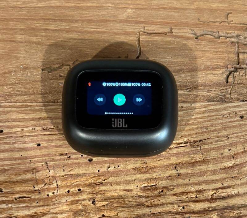 JBL Live 3 True Wireless Series Review: The Ultimate Earbuds for Every Lifestyle 26 jbl buds review2 JBL Live 3 True Wireless Series Review: The Ultimate Earbuds for Every Lifestyle