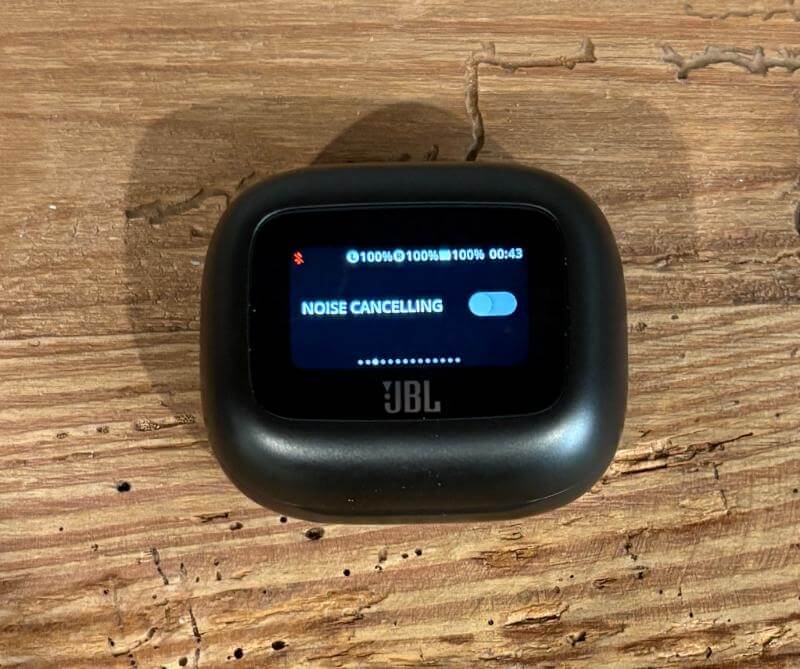 JBL Live 3 True Wireless Series Review: The Ultimate Earbuds for Every Lifestyle 25 jbl buds review3 JBL Live 3 True Wireless Series Review: The Ultimate Earbuds for Every Lifestyle