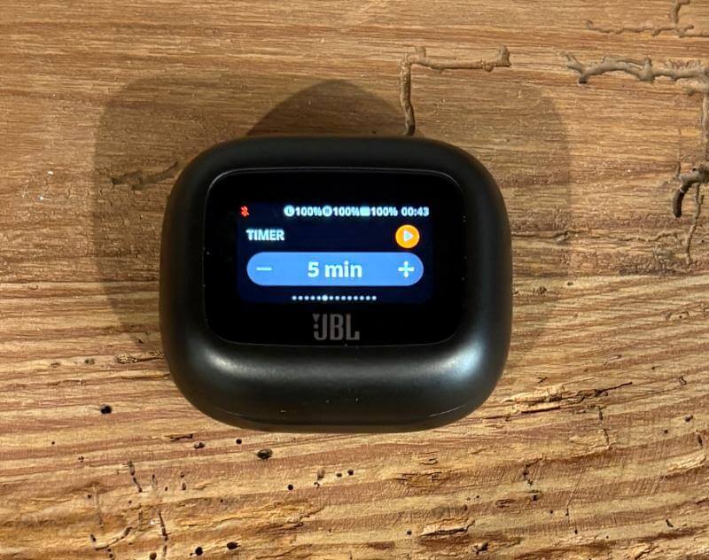 JBL Live 3 True Wireless Series Review: The Ultimate Earbuds for Every Lifestyle 22 jbl buds review6 JBL Live 3 True Wireless Series Review: The Ultimate Earbuds for Every Lifestyle