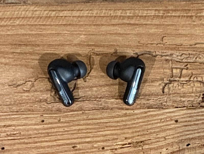 JBL Live 3 True Wireless Series Review: The Ultimate Earbuds for Every Lifestyle 8 jbl live beam 3 review2 JBL Live 3 True Wireless Series Review: The Ultimate Earbuds for Every Lifestyle