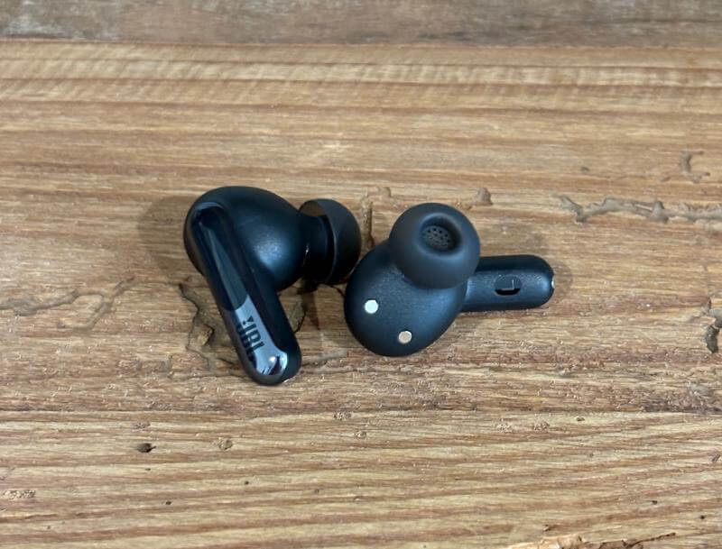 JBL Live 3 True Wireless Series Review: The Ultimate Earbuds for Every Lifestyle 10 jbl live beam 3 review5 JBL Live 3 True Wireless Series Review: The Ultimate Earbuds for Every Lifestyle
