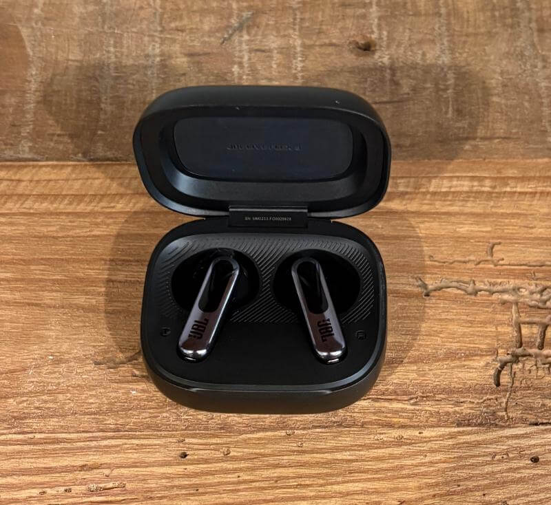 JBL Live 3 True Wireless Series Review: The Ultimate Earbuds for Every Lifestyle 2 jbl live flex 3 review1 JBL Live 3 True Wireless Series Review: The Ultimate Earbuds for Every Lifestyle
