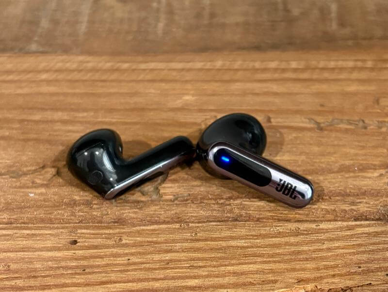 JBL Live 3 True Wireless Series Review: The Ultimate Earbuds for Every Lifestyle 3 jbl live flex 3 review2 JBL Live 3 True Wireless Series Review: The Ultimate Earbuds for Every Lifestyle