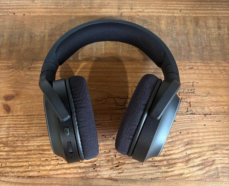 Razer Barracuda X Chroma Review: A Perfect Blend of Style, Comfort, and Performance 4 razer barracuda x chrome review4 Razer Barracuda X Chroma Review: A Perfect Blend of Style, Comfort, and Performance