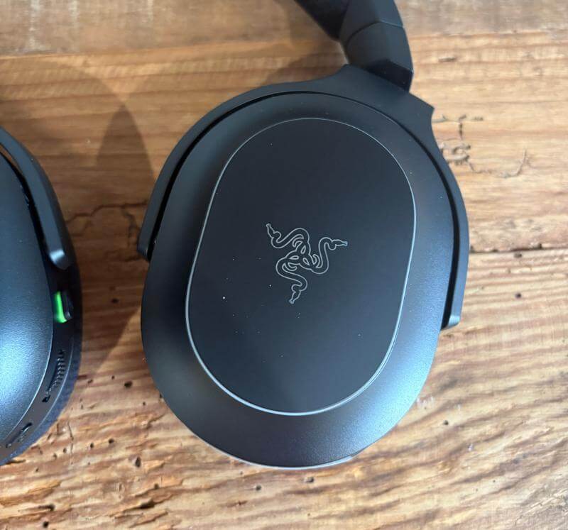 Razer Barracuda X Chroma Review: A Perfect Blend of Style, Comfort, and Performance 6 razer barracuda x chrome review6 Razer Barracuda X Chroma Review: A Perfect Blend of Style, Comfort, and Performance
