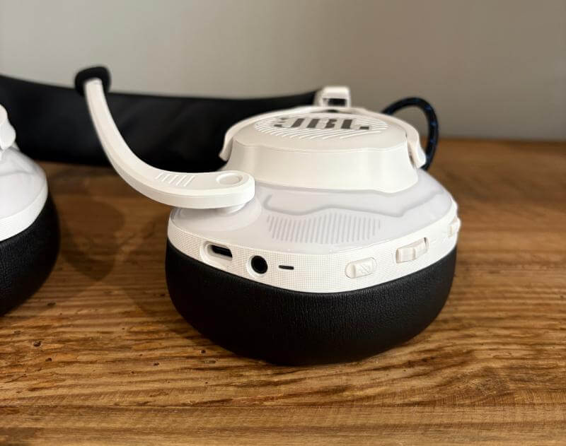 JBL Quantum 910P Review: Immersive Audio and Premium Comfort 10 JBL Quantum 910P Review9 JBL Quantum 910P Review: Immersive Audio and Premium Comfort