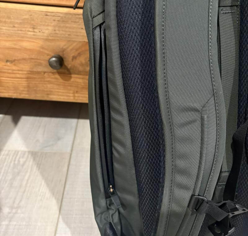Bellroy Transit Workpack Pro 28L Review: A Stylish and Practical Companion for Organised Travellers 11 bellrow workpack pro 28l10 Bellroy Transit Workpack Pro 28L Review: A Stylish and Practical Companion for Organised Travellers