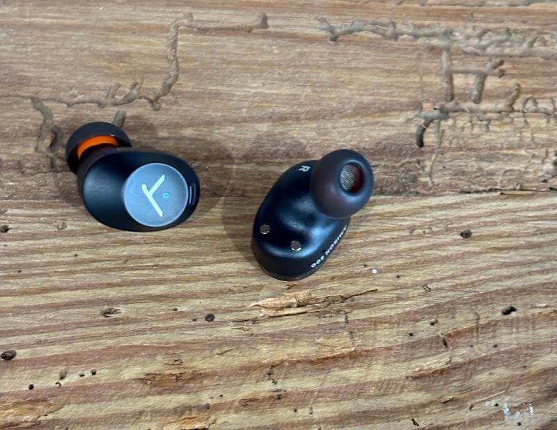 Beyerdynamic AMIRON 300 Review: Stylish Design Meets Practical Performance 8 beyer amiron 300 review8 Beyerdynamic AMIRON 300 Review: Stylish Design Meets Practical Performance