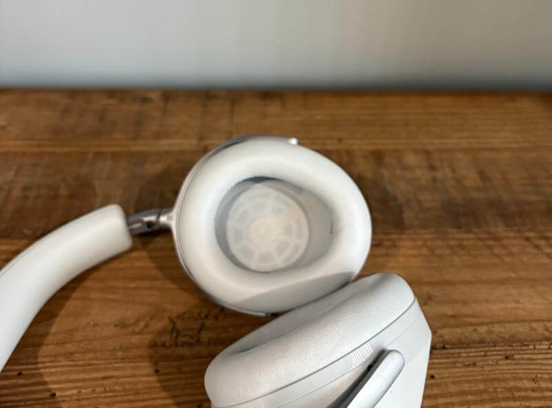 Beyerdynamic AVENTHO 300 Review: Redefining Wireless Audio Excellence 10 beyer aventho 300 review10 Beyerdynamic AVENTHO 300 Review: Redefining Wireless Audio Excellence