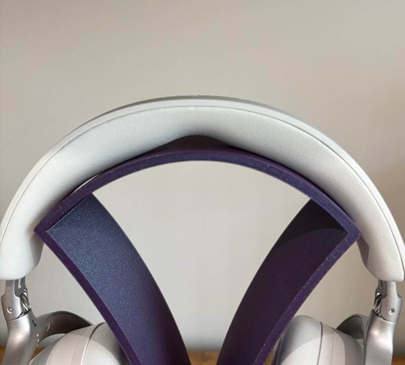 Beyerdynamic AVENTHO 300 Review: Redefining Wireless Audio Excellence 4 beyer aventho 300 review4 Beyerdynamic AVENTHO 300 Review: Redefining Wireless Audio Excellence