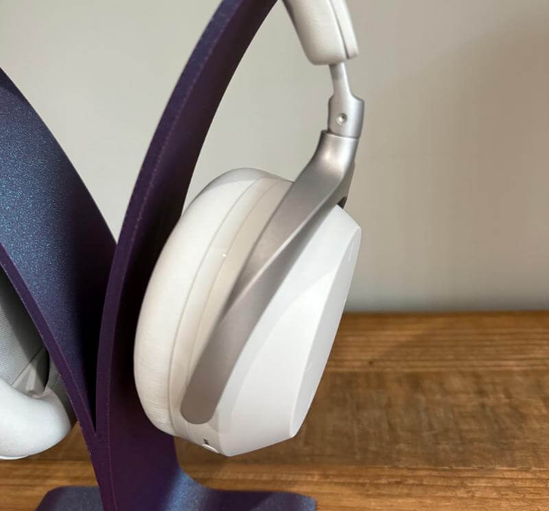Beyerdynamic AVENTHO 300 Review: Redefining Wireless Audio Excellence 6 beyer aventho 300 review5 Beyerdynamic AVENTHO 300 Review: Redefining Wireless Audio Excellence