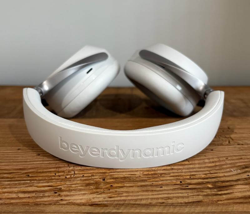 Beyerdynamic AVENTHO 300 Review: Redefining Wireless Audio Excellence 11 beyer aventho 300 review9 Beyerdynamic AVENTHO 300 Review: Redefining Wireless Audio Excellence