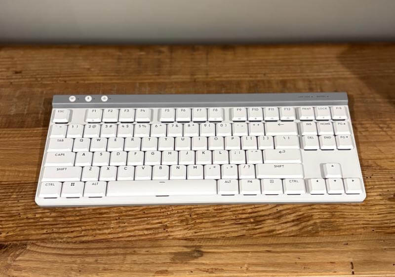 Logitech G515 Lightspeed TKL Review: Low Profile Gaming Excellence 3 logitech g515 tkl lightspeed white review2 Logitech G515 Lightspeed TKL Review: Low Profile Gaming Excellence