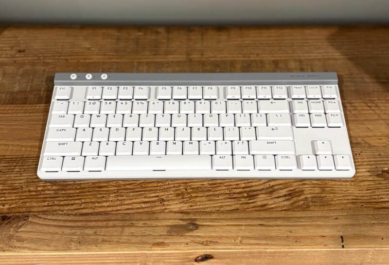 Logitech G515 Lightspeed TKL Review: Low Profile Gaming Excellence 4 logitech g515 tkl lightspeed white review3 Logitech G515 Lightspeed TKL Review: Low Profile Gaming Excellence