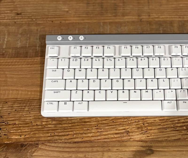 Logitech G515 Lightspeed TKL Review: Low Profile Gaming Excellence 5 logitech g515 tkl lightspeed white review4 Logitech G515 Lightspeed TKL Review: Low Profile Gaming Excellence