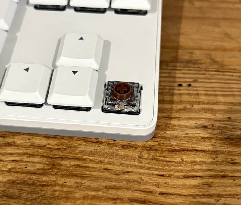 Logitech G515 Lightspeed TKL Review: Low Profile Gaming Excellence 8 logitech g515 tkl lightspeed white review7 Logitech G515 Lightspeed TKL Review: Low Profile Gaming Excellence