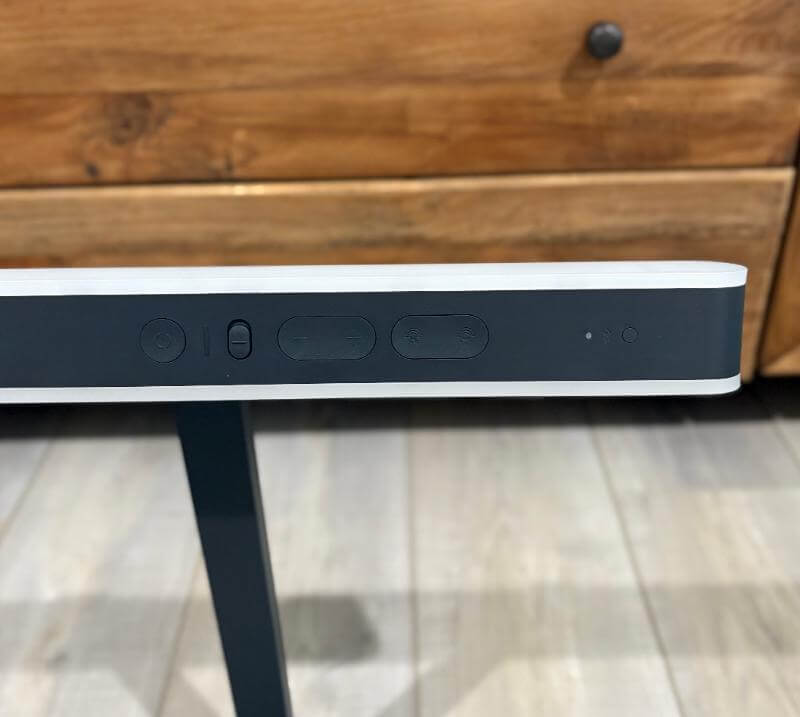 Logitech Litra Beam LX Review: The Lighting Solution for Every Setup 4 logitech litra beam lx review3 Logitech Litra Beam LX Review: The Lighting Solution for Every Setup