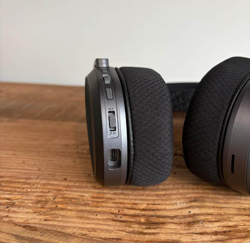 ASUS ROG Pelta Review: A Versatile Gaming Headset with Power, Comfort, and Flexibility 5 asus rog pelta review4 ASUS ROG Pelta Review: A Versatile Gaming Headset with Power, Comfort, and Flexibility