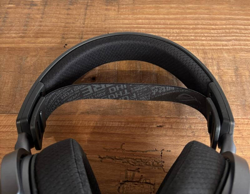 ASUS ROG Pelta Review: A Versatile Gaming Headset with Power, Comfort, and Flexibility 7 asus rog pelta review6 ASUS ROG Pelta Review: A Versatile Gaming Headset with Power, Comfort, and Flexibility