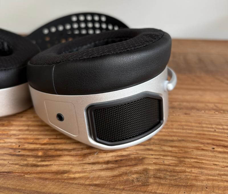 HIFIMAN Isvarna Review: Bridging Open-Back Depth with Closed-Back Precision 6 hifiman isvarna review6 HIFIMAN Isvarna Review: Bridging Open-Back Depth with Closed-Back Precision