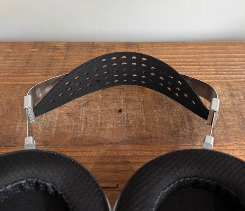 HIFIMAN Isvarna Review: Bridging Open-Back Depth with Closed-Back Precision 7 hifiman isvarna review7 HIFIMAN Isvarna Review: Bridging Open-Back Depth with Closed-Back Precision