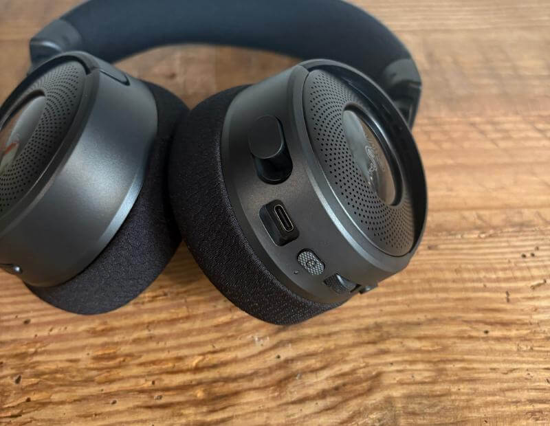 Razer Kraken V4 Review: A Wireless Gaming Headset Built for Comfort and Immersion 5 razer kraken v4 review4 Razer Kraken V4 Review: A Wireless Gaming Headset Built for Comfort and Immersion