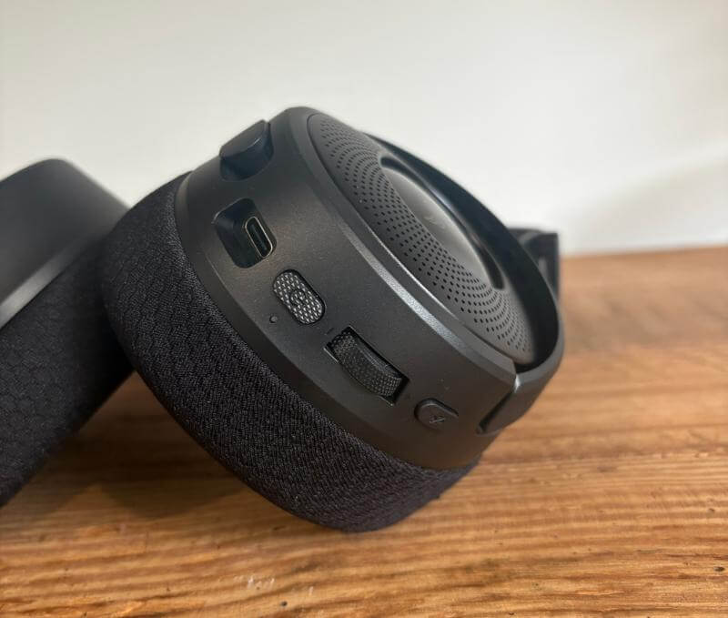 Razer Kraken V4 Review: A Wireless Gaming Headset Built for Comfort and Immersion 7 razer kraken v4 review5 Razer Kraken V4 Review: A Wireless Gaming Headset Built for Comfort and Immersion