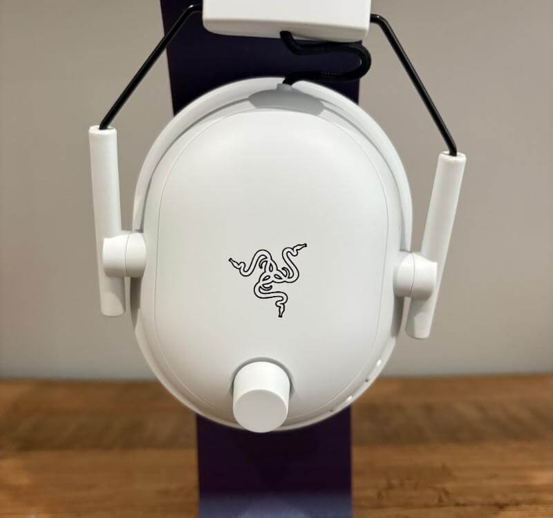 Razer BlackShark V2 Pro Console Review – Premium Wireless Audio for Serious Console Gamers 5 razer blackshark v2 pro console review5 Razer BlackShark V2 Pro Console Review – Premium Wireless Audio for Serious Console Gamers