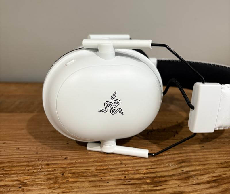 Razer BlackShark V2 Pro Console Review – Premium Wireless Audio for Serious Console Gamers 9 razer blackshark v2 pro console review9 Razer BlackShark V2 Pro Console Review – Premium Wireless Audio for Serious Console Gamers